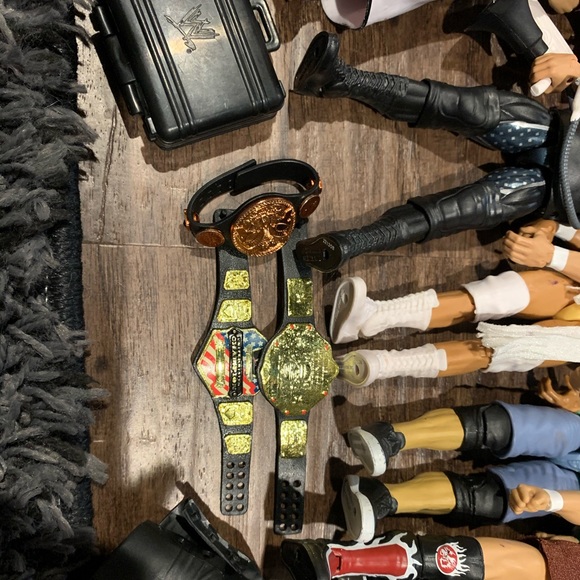 WWE ACTION FIGURES - Picture 4 of 6